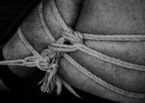 Guida al bondage: 10 posizioni per principianti